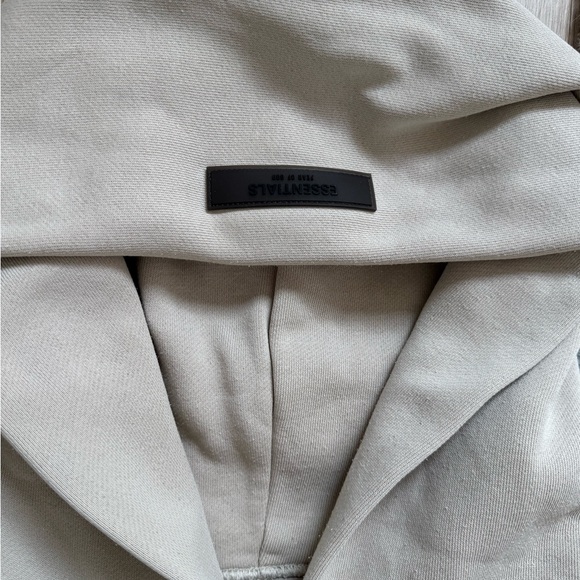 Essentials Fear of God Hoodie - Picture 4 of 7